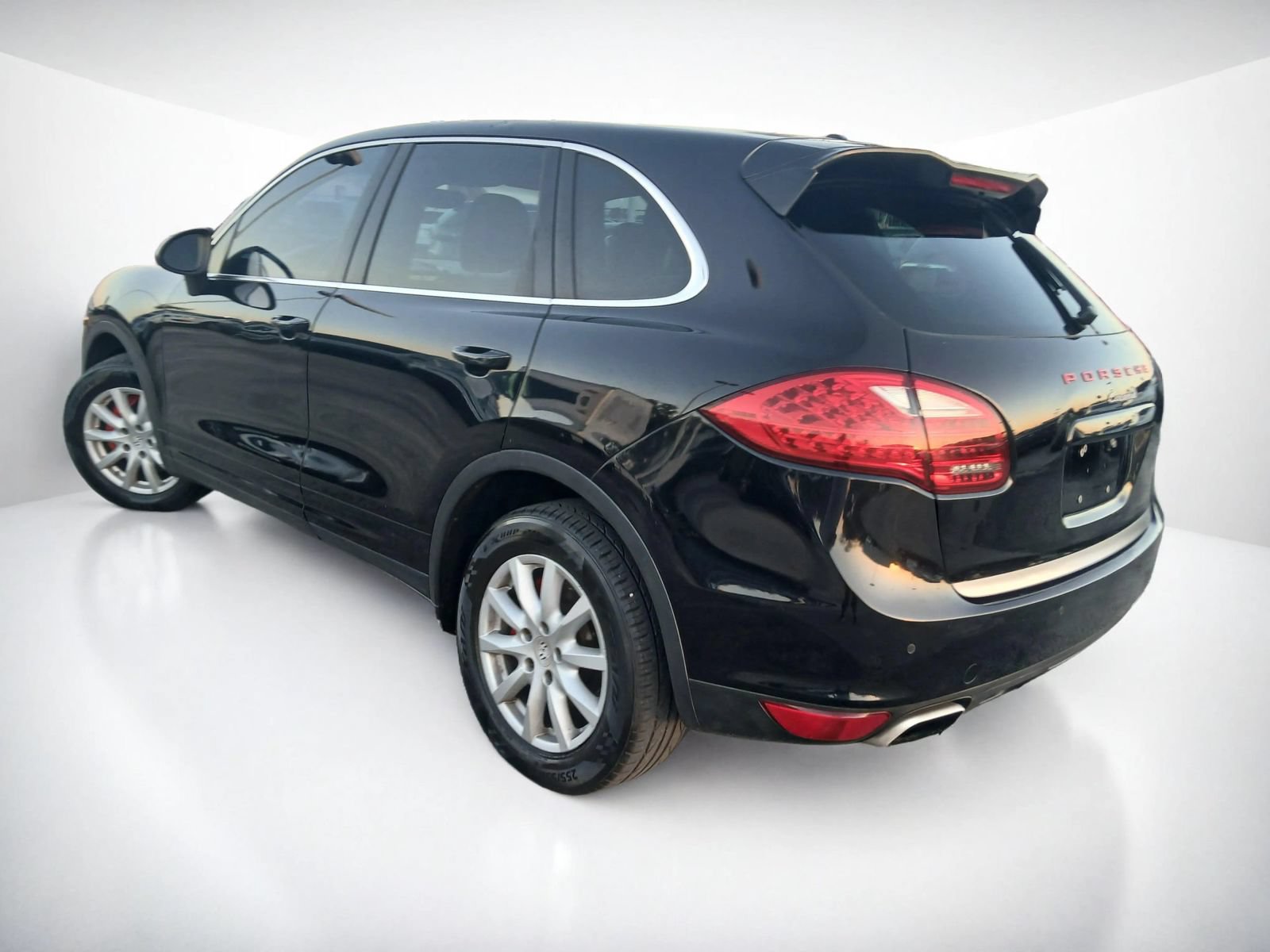 Used 2011 Porsche Cayenne AWD/4WD image 3