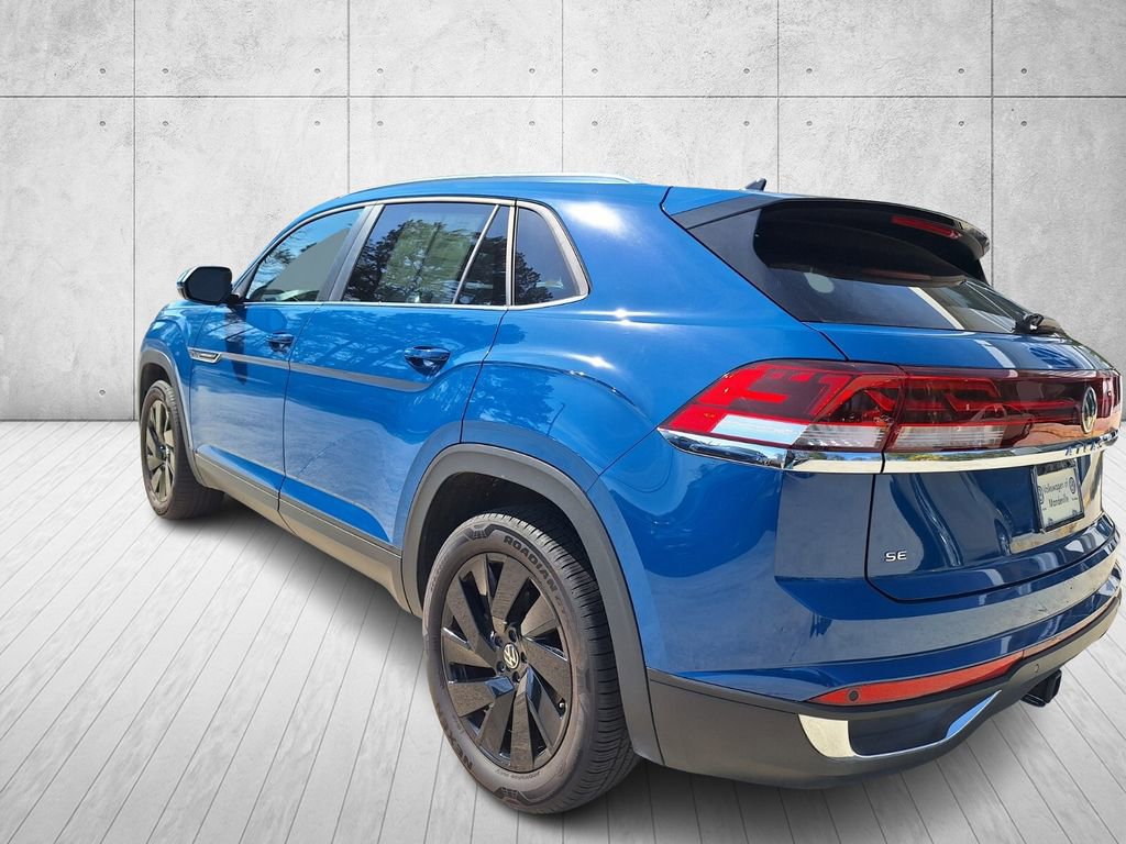 Used 2025 Volkswagen Atlas Cross Sport SE image 3