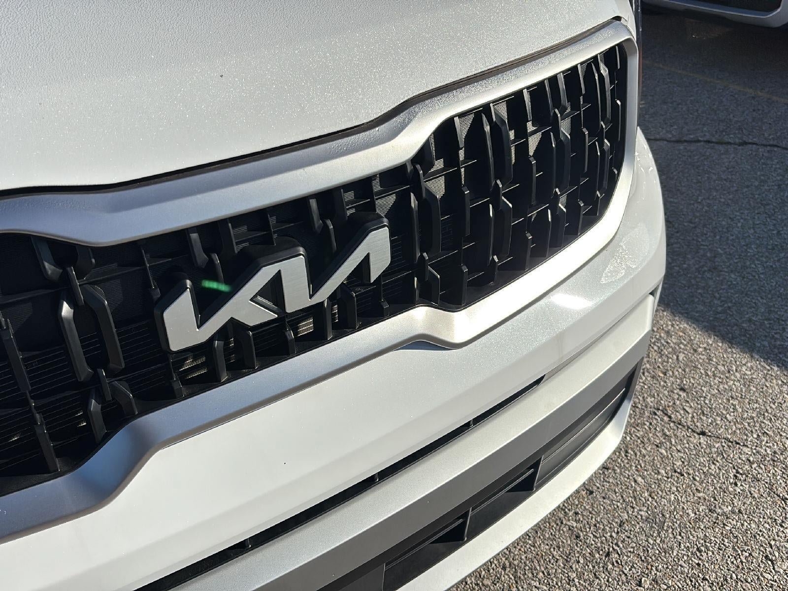 Certified 2025 Kia Telluride EX w/ EX Captain's Chair Package AWD/4WD image 30