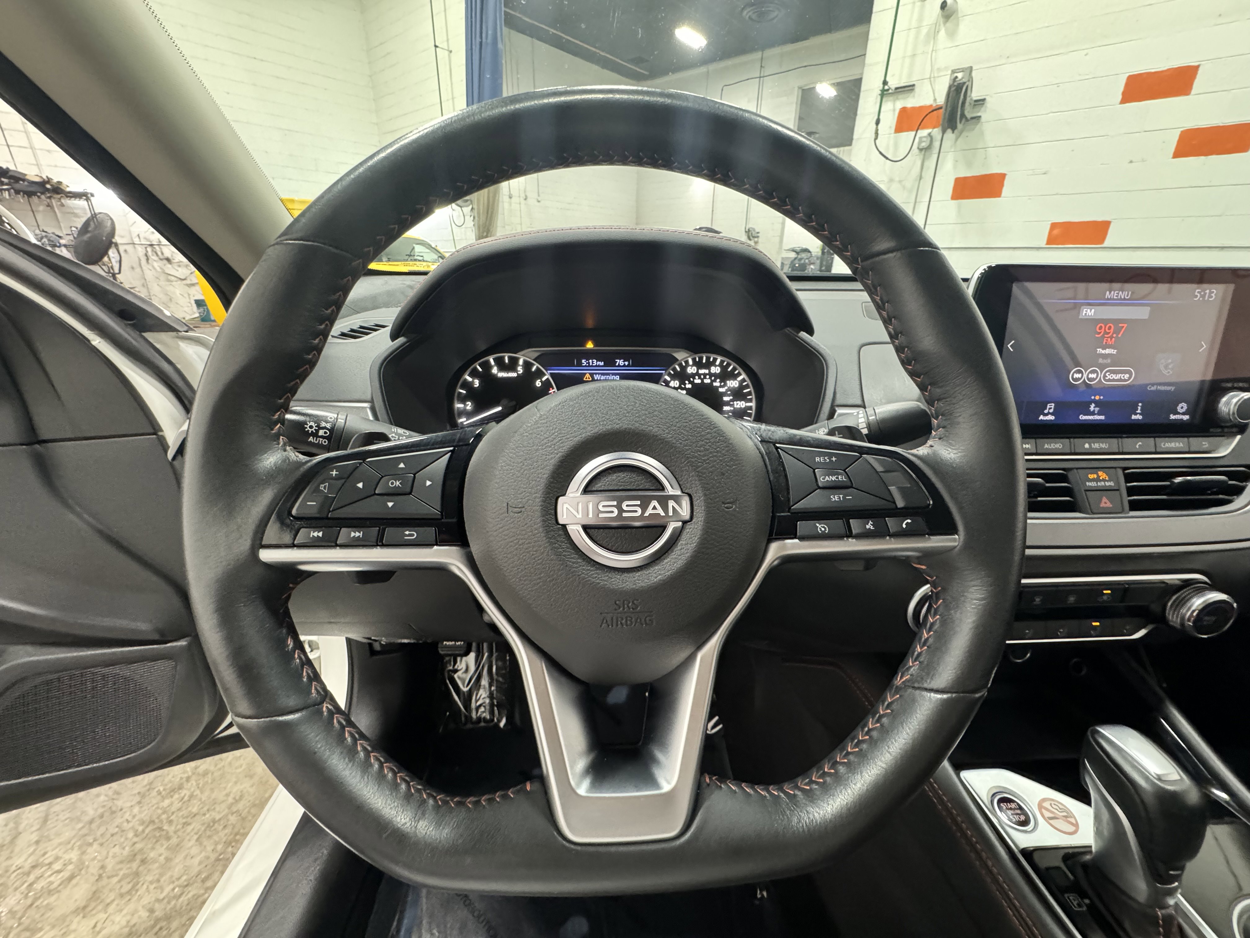 Used 2023 Nissan Altima 2.5 SR image 17