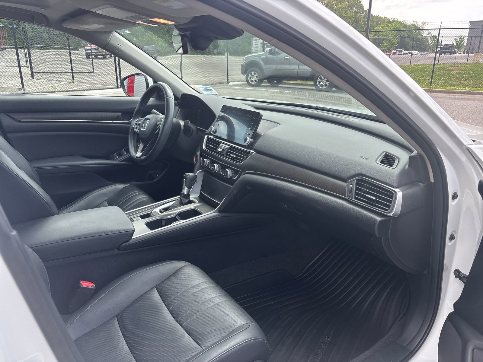 Certified 2018 Honda Accord EX-L image 9