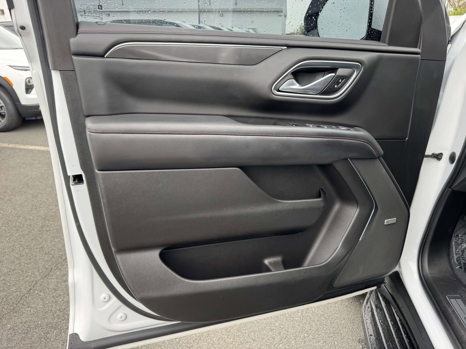 Used 2022 Chevrolet Suburban RST w/ Luxury Package image 22