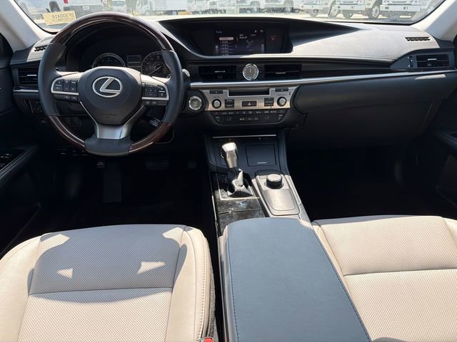 Used 2018 Lexus ES 350 w/ Premier Package image 22