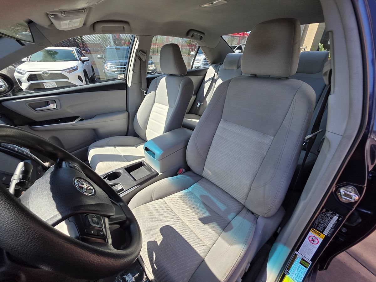 Used 2016 Toyota Camry LE FWD image 19