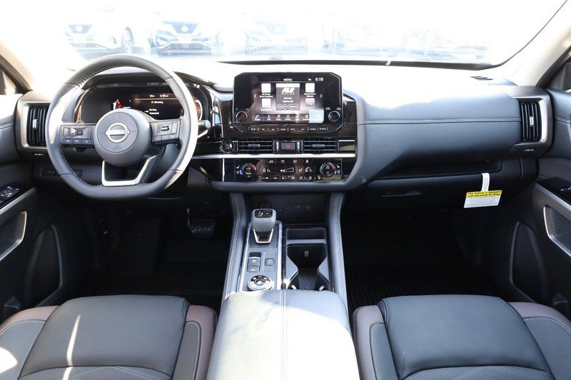 New 2025 Nissan Pathfinder Platinum image 27