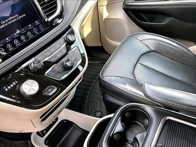 Used 2018 Chrysler Pacifica Limited w/ Advanced Safetytec Group FWD image 14