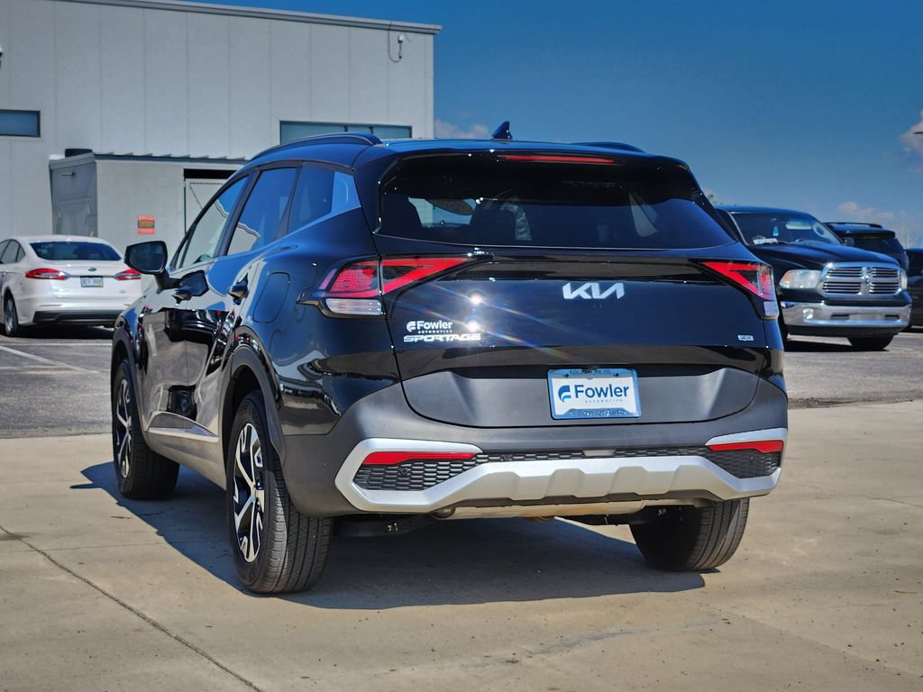 Certified 2025 Kia Sportage EX w/ Premium Package AWD/4WD image 3