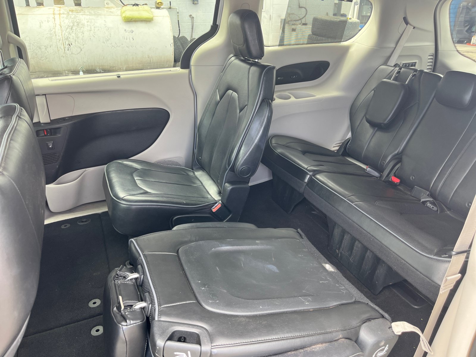 Certified 2018 Chrysler Pacifica Limited FWD image 29