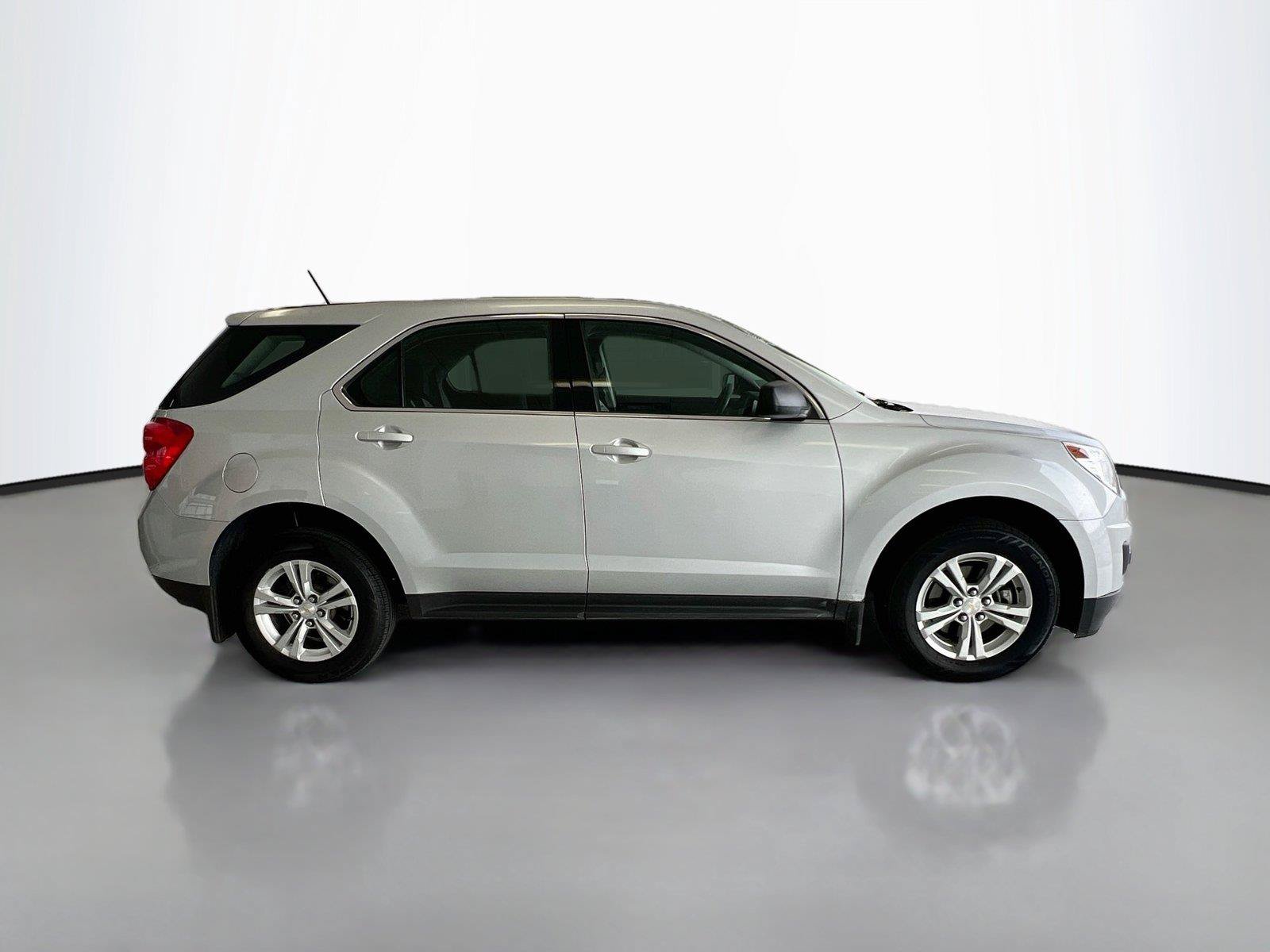 Used 2015 Chevrolet Equinox LS FWD image 13