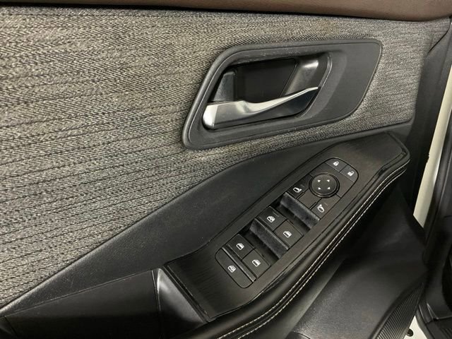 Used 2021 Nissan Rogue SV image 26