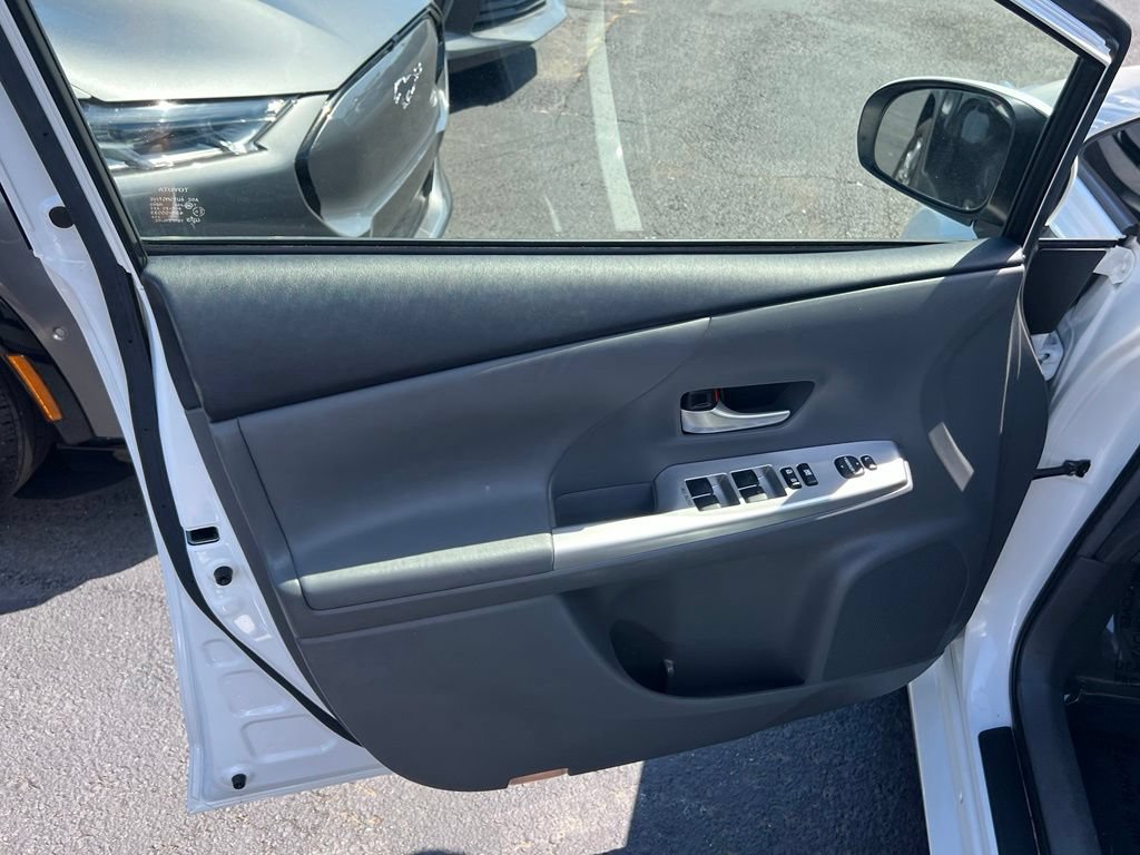 Used 2012 Toyota Prius V Five FWD image 10