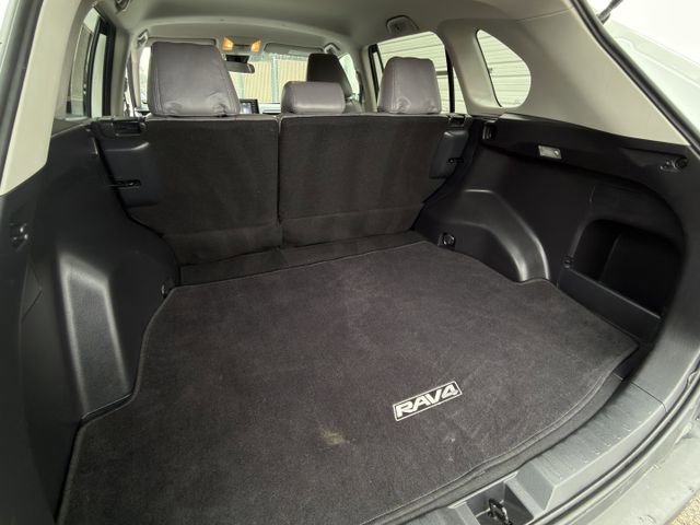 Used 2019 Toyota RAV4 LE image 28