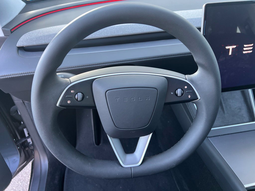 Used 2026 Tesla Model Y 2WD image 6