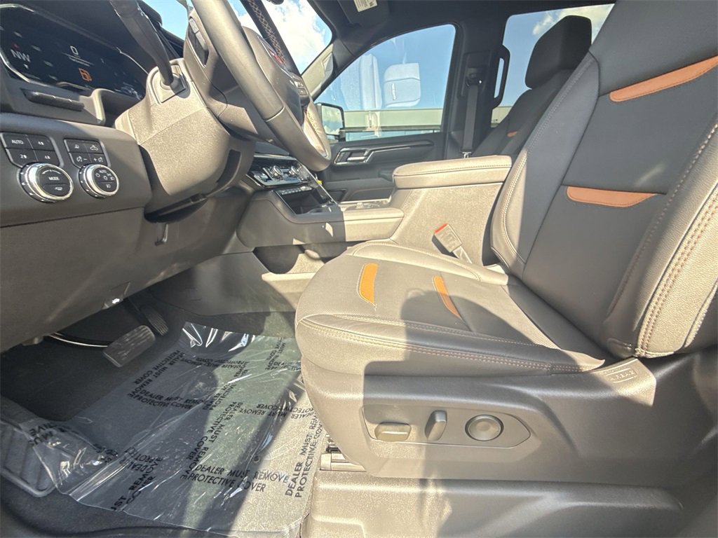 Used 2025 GMC Sierra 2500 AT4 w/ AT4 Premium Plus Package image 12