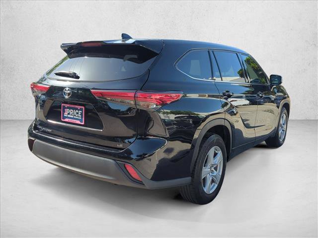 Used 2020 Toyota Highlander LE FWD image 5