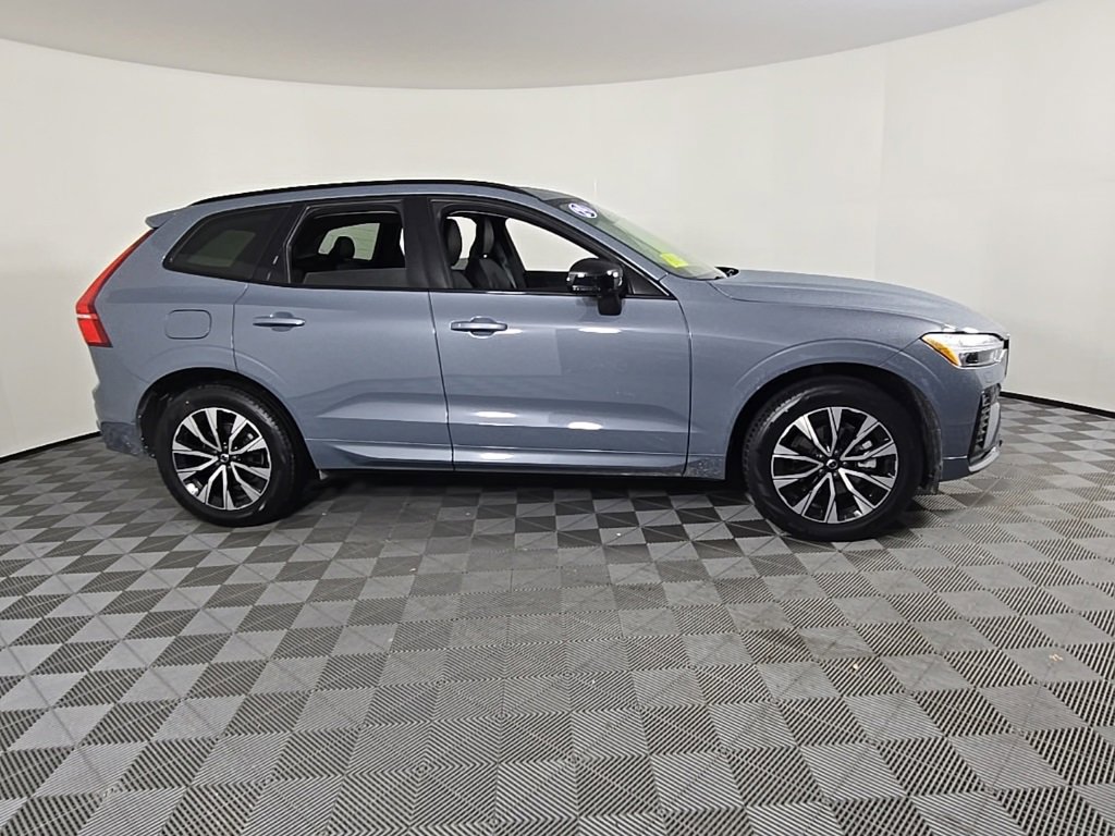 Used 2024 Volvo XC60 B5 Core w/ Protection Package Premier image 8