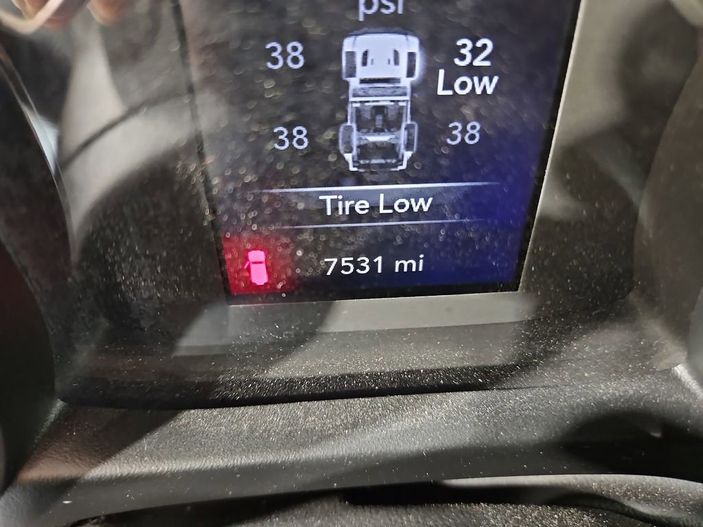 Used 2022 Jeep Wrangler Sport S image 17