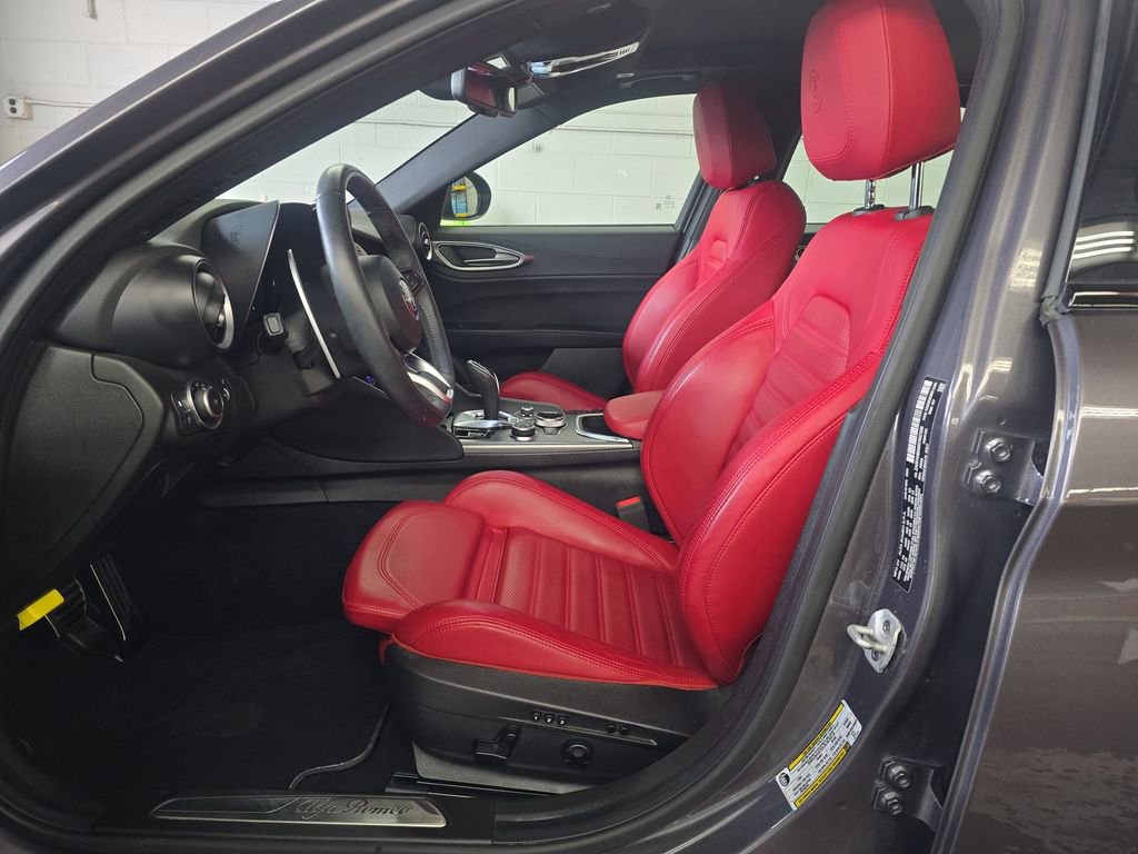 Used 2024 Alfa Romeo Giulia Veloce image 6