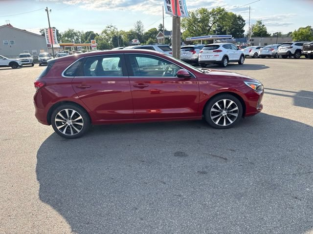Used 2020 Hyundai Elantra GT FWD image 2