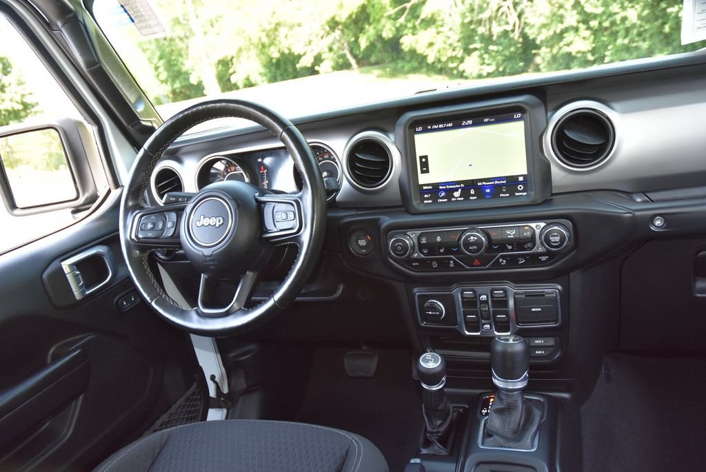 Used 2021 Jeep Wrangler Unlimited Sport AWD/4WD image 29