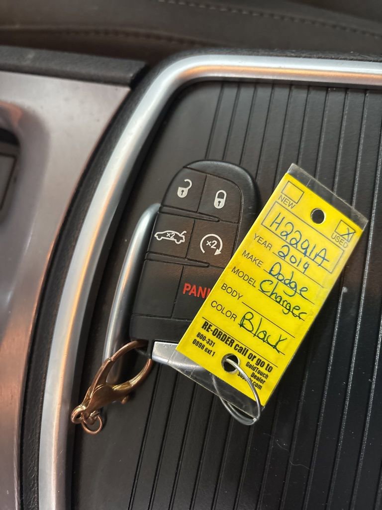 Used 2019 Dodge Charger SXT RWD image 21