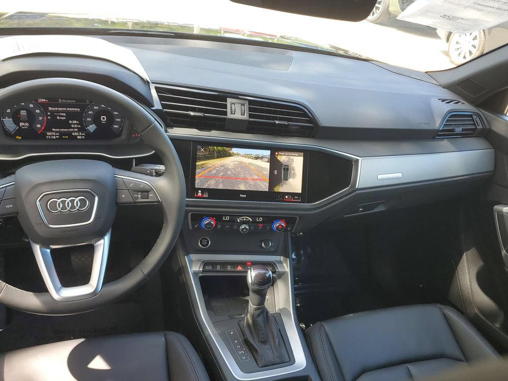 Certified 2025 Audi Q3 2.0T Premium Plus w/ Premium Plus Package AWD/4WD image 21