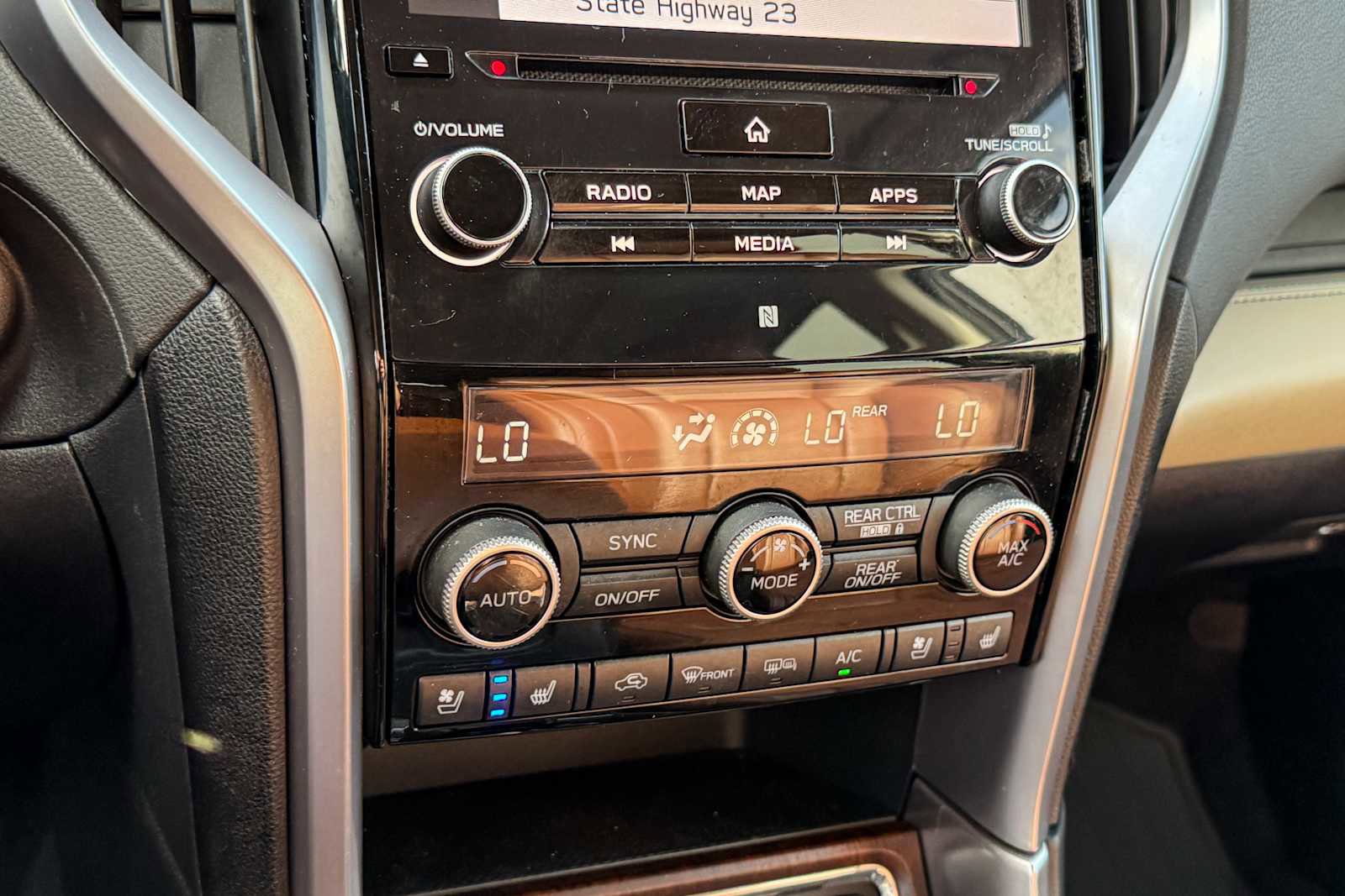 Used 2020 Subaru Ascent Touring AWD/4WD image 19