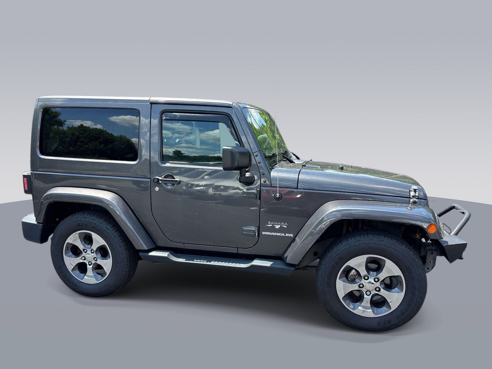 Used 2016 Jeep Wrangler Sahara w/ Connectivity Group AWD/4WD image 2