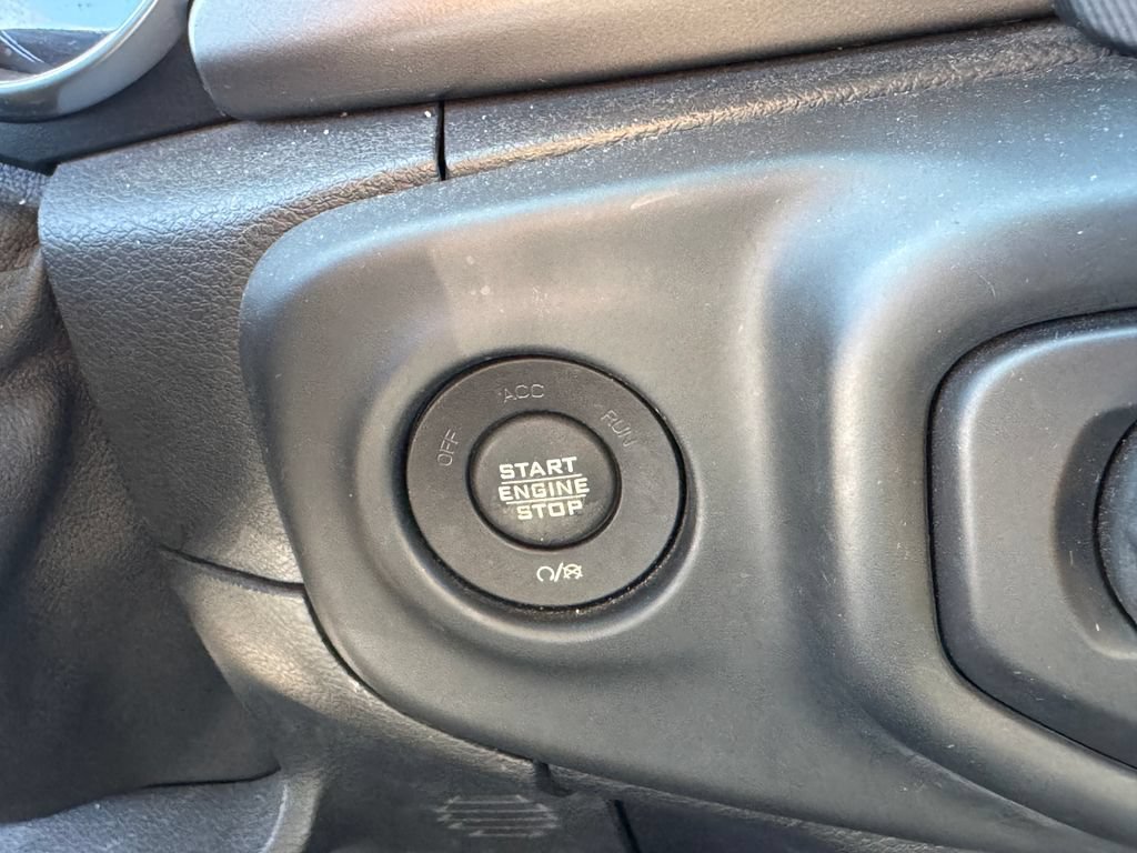 Used 2018 Jeep Wrangler Sport AWD/4WD image 22