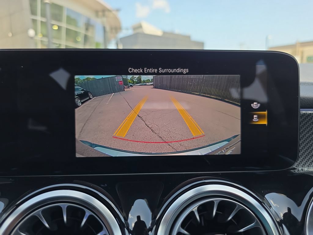 Certified 2023 Mercedes-Benz GLB 35 AMG 4MATIC image 25