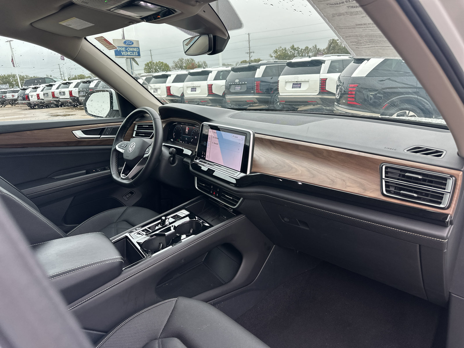Used 2025 Volkswagen Atlas SE AWD/4WD image 5