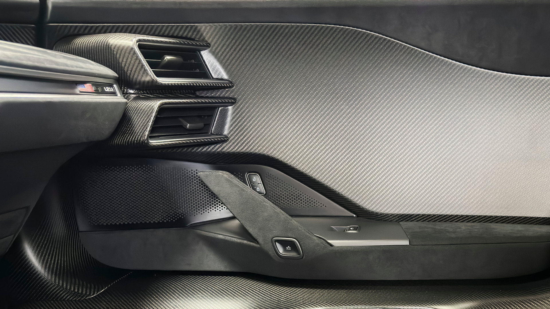 Used 2020 Ford GT Carbon Series RWD image 47