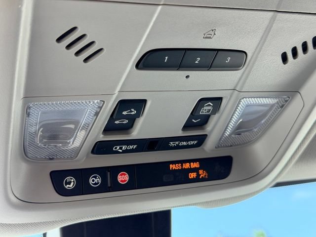 Used 2022 Chevrolet Equinox Premier FWD image 19