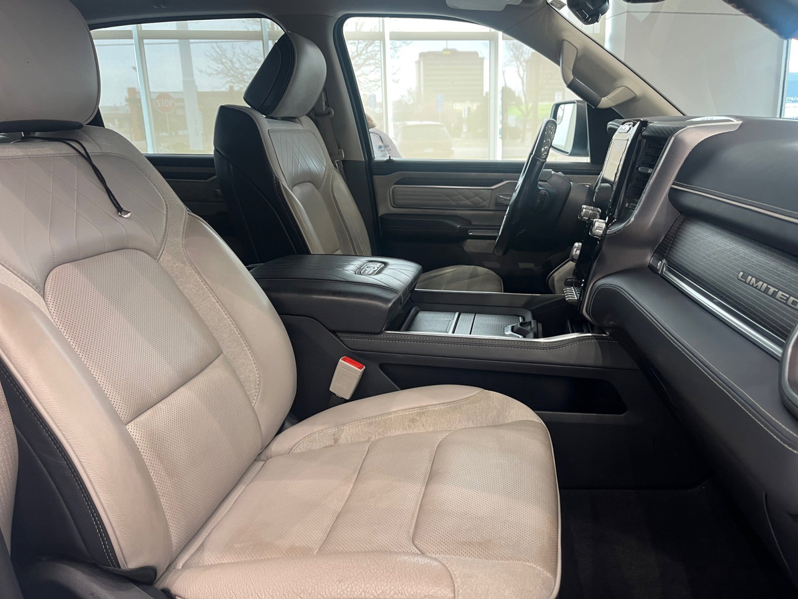 Used 2022 RAM 1500 Limited image 27