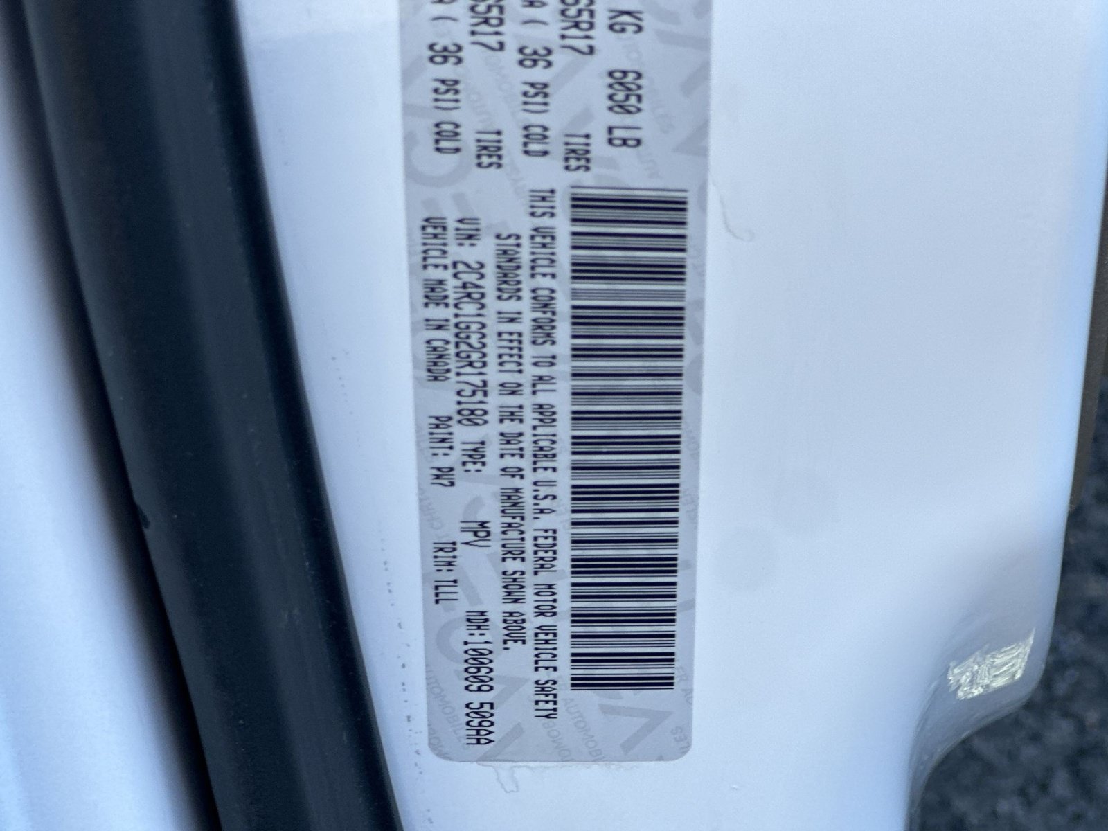 Used 2016 Chrysler Town & Country Limited Platinum FWD image 30