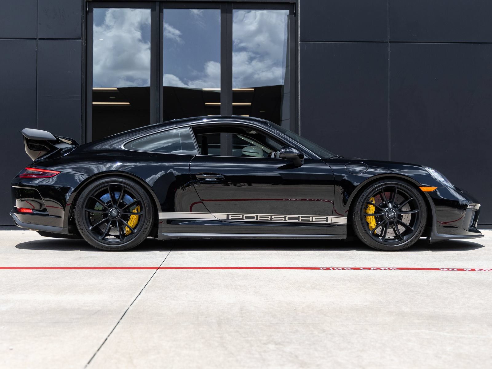 Certified 2018 Porsche 911 GT3 RWD image 14