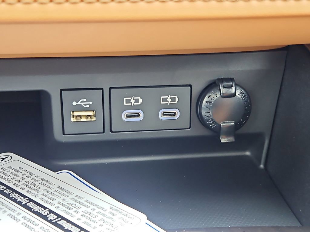 New 2026 Toyota Highlander Platinum AWD/4WD image 14