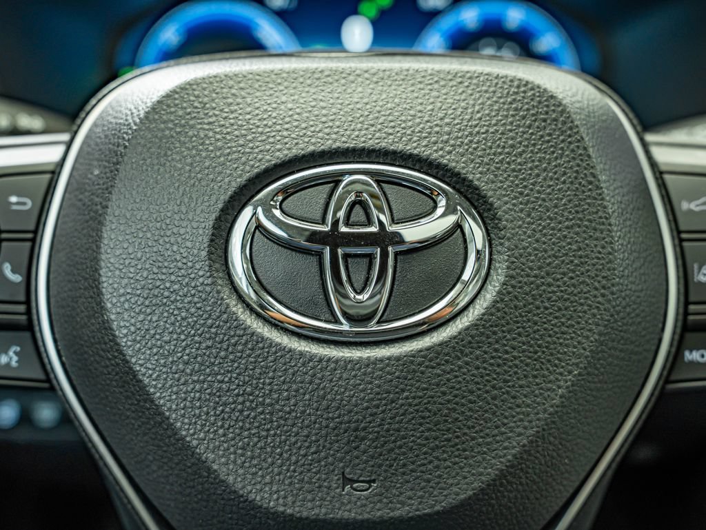 Used 2025 Toyota RAV4 Limited w/ Advanced Technology Package AWD/4WD image 23