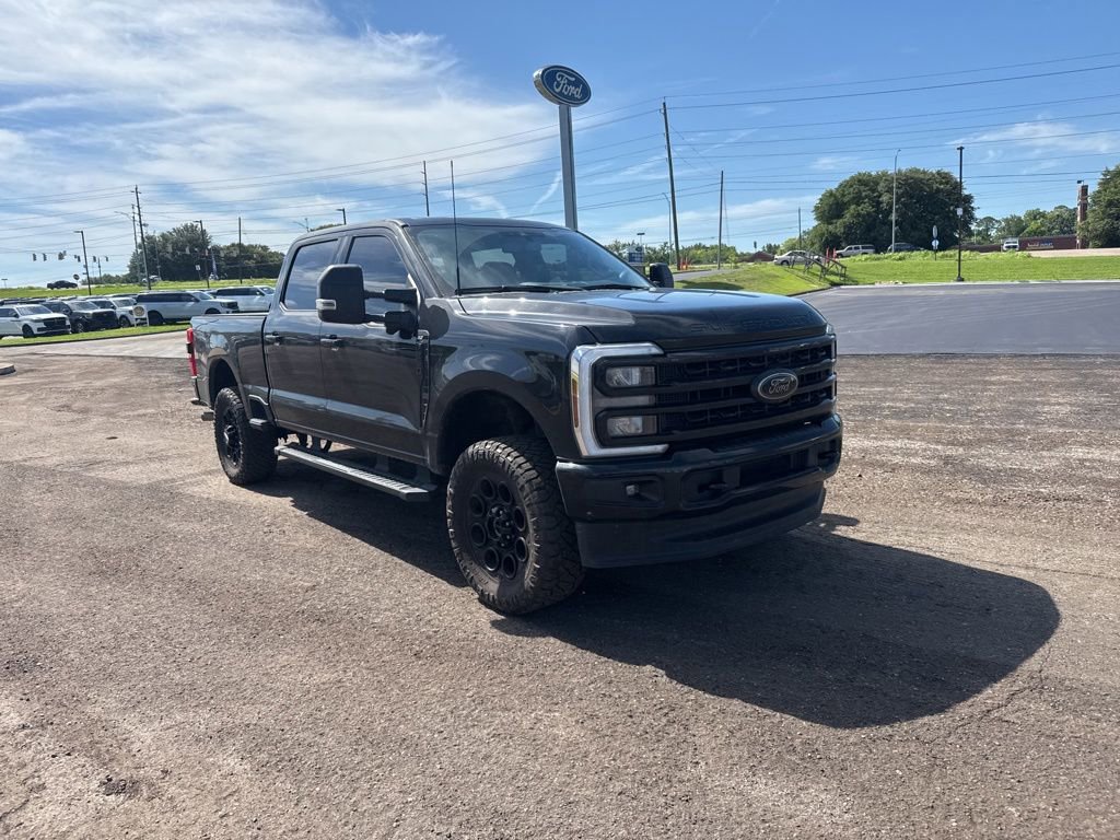 Used 2024 Ford F250 XLT w/ Black Appearance Package AWD/4WD video 1