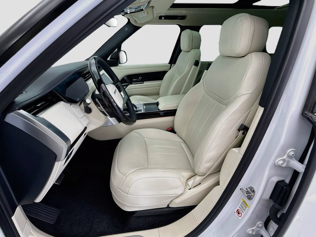 Certified 2025 Land Rover Range Rover SE AWD/4WD image 18