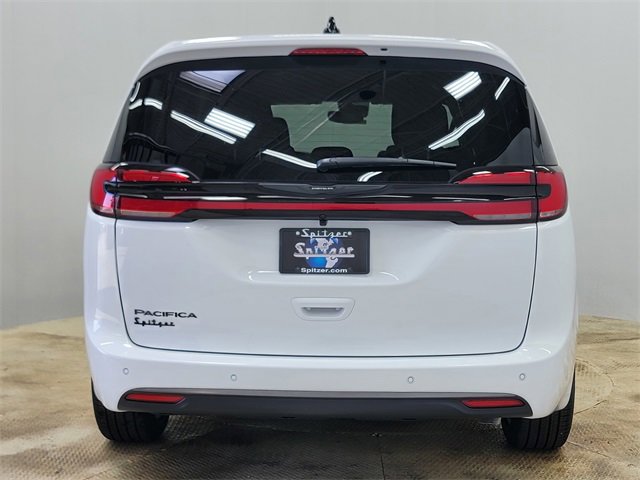 New 2026 Chrysler Pacifica Select image 6