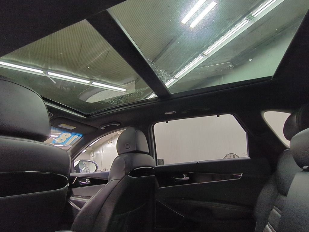 Used 2018 Kia Sorento SX image 15