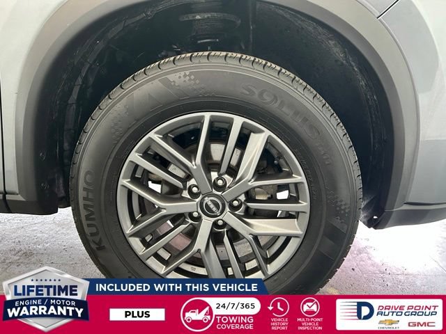 Used 2024 Nissan Rogue S AWD/4WD image 11