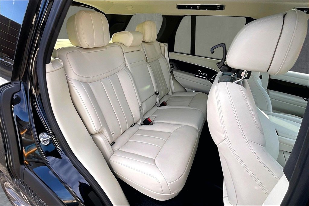 New 2025 Land Rover Range Rover SE image 10