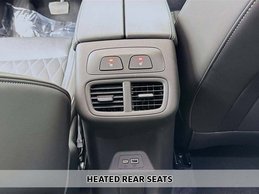 Used 2023 Buick Envision Avenir AWD/4WD image 13