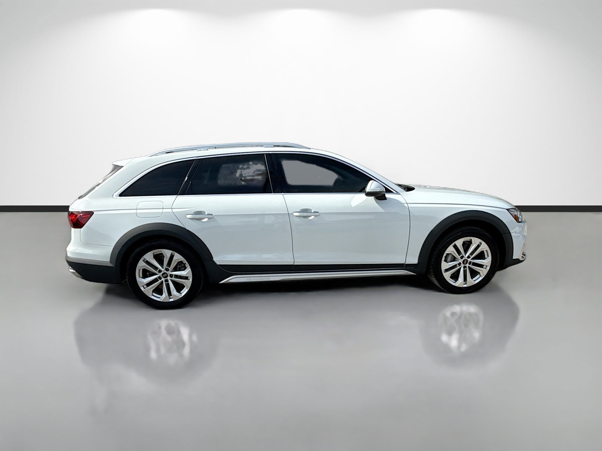 Used 2023 Audi A4 2.0T allroad Premium Plus AWD/4WD image 2