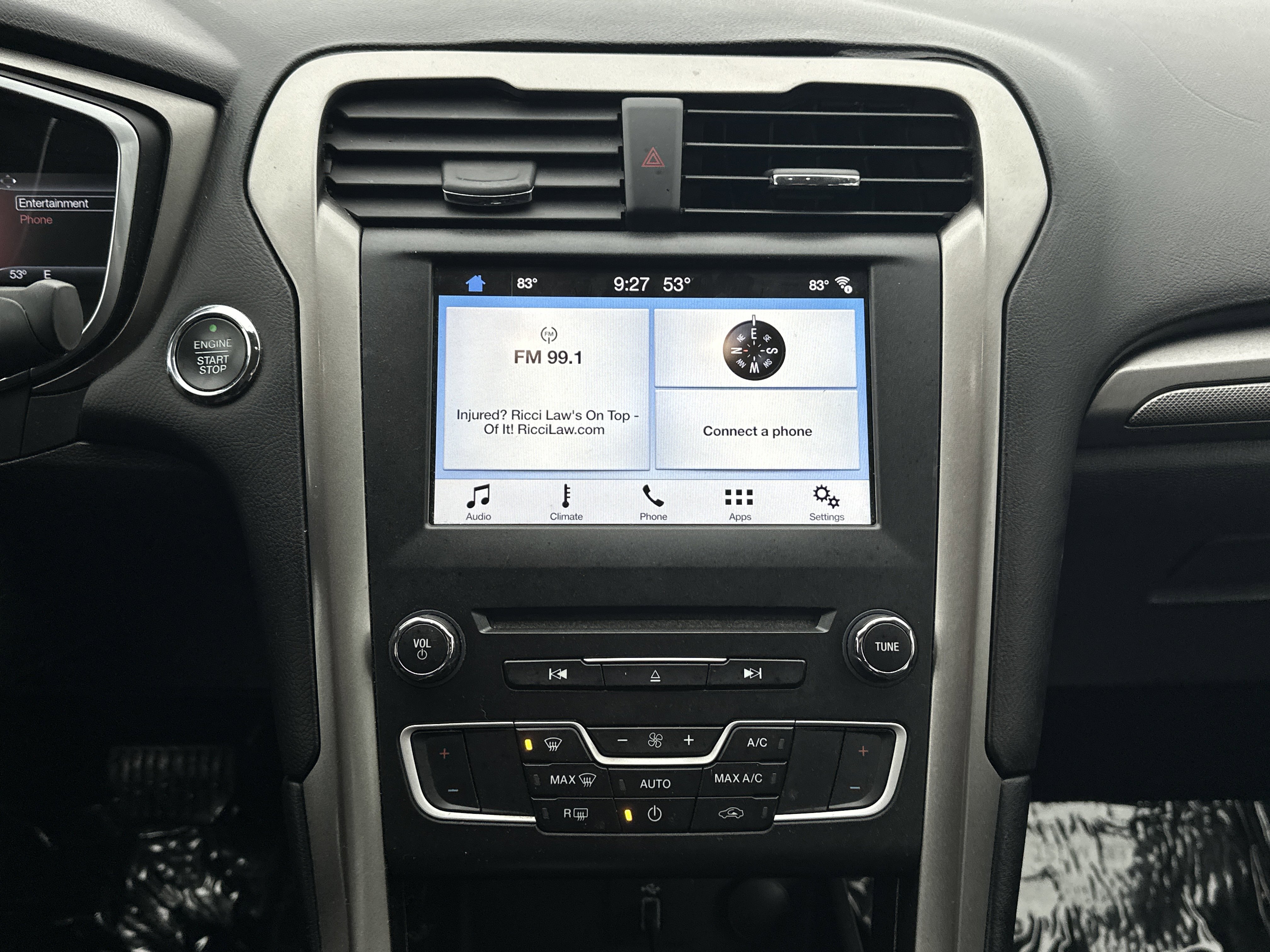 Used 2017 Ford Fusion SE w/ Fusion SE Technology Package image 24