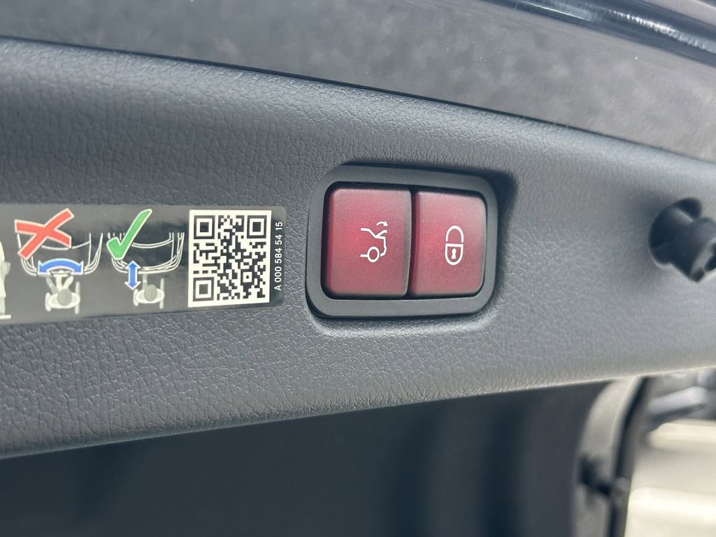 Used 2024 Mercedes-Benz C 300 4MATIC Sedan image 22