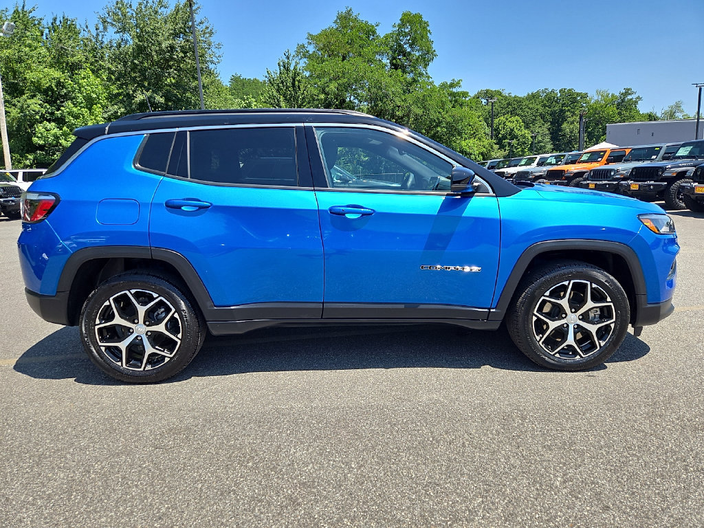 Certified 2024 Jeep Compass Limited AWD/4WD image 7