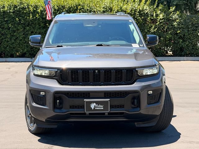 Used 2023 Jeep Grand Cherokee 30th Anniversary AWD/4WD image 3
